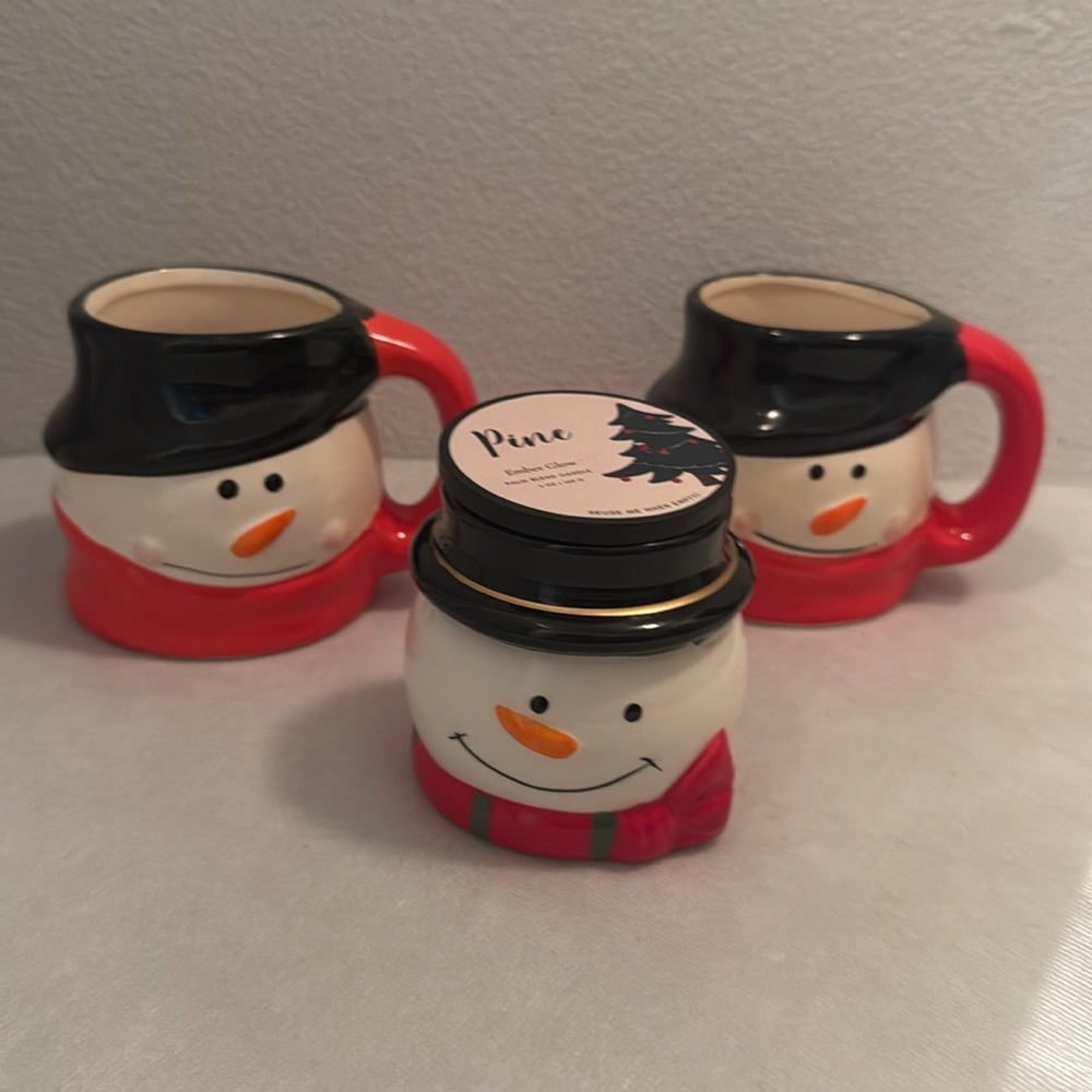 2 Royal Norfolk snowman mugs. 10oz vintage AND matching snowman candle